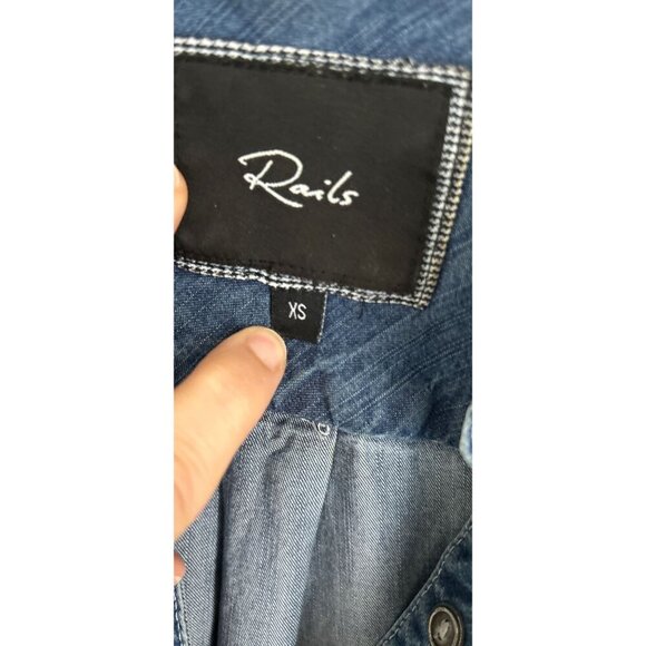 RAILS CARTER CHAMBRAY BUTTON DOWN Shirt Blue Pockets Size Small - Picture 8 of 8